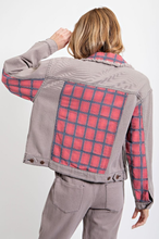 Load image into Gallery viewer, TWILL BUTTON DOWN JACKET
