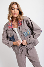 Load image into Gallery viewer, TWILL BUTTON DOWN JACKET
