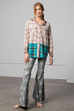 Load image into Gallery viewer, PLAID PRINTED SHIRT JACKET
