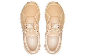 WOMEN'S CLOUD 6