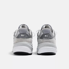 Load image into Gallery viewer, WOMEN'S 990 V6
