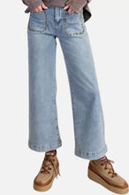 Load image into Gallery viewer, STUDDED JEANS
