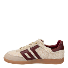 Load image into Gallery viewer, TEDDY IN BUTTER WINE SNEAKERS
