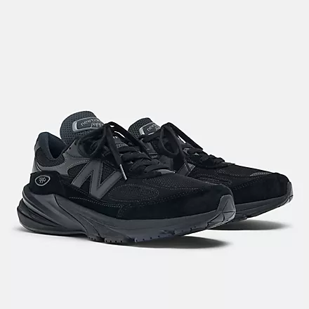 UNISEX 990 V6