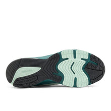 Load image into Gallery viewer, UNISEX MADE IN USA 990 V6
