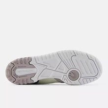 Load image into Gallery viewer, WOMEN'S 550
