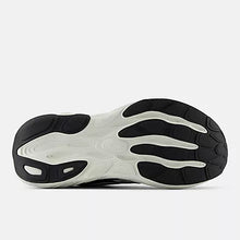 Load image into Gallery viewer, WOMEN'S FRESH FOAM X 880 V15
