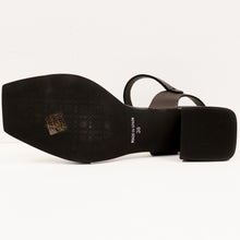 Load image into Gallery viewer, 1/4 STRAP SANDAL
